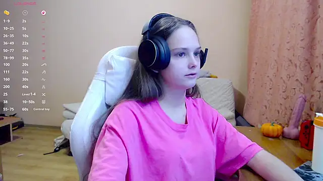 Snapshot of SharybbFace chatting on 2, 11, 2025 SharybbFace online show from 2, 11, 2025