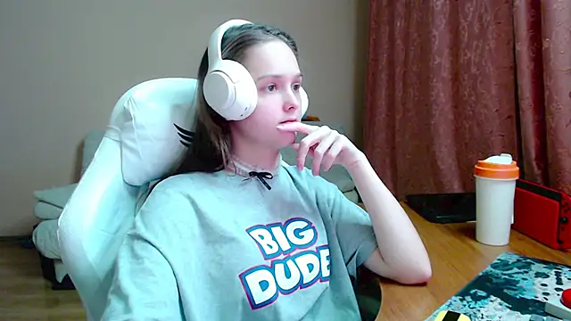 Snapshot of SharybbFace chatting on 5, 11, 2025 SharybbFace online show from 5, 11, 2025