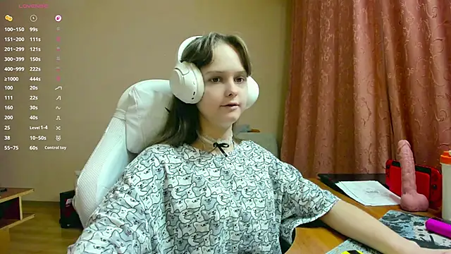 Snapshot of SharybbFace chatting on 8, 11, 2025 SharybbFace online show from 8, 11, 2025