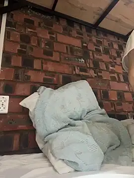 Snapshot of LAURA_LLL chatting on 17, 11, 2025 LAURA LLL online show from 17, 11, 2025