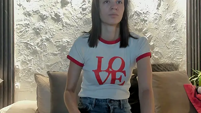 Snapshot of joselin_rouse chatting on 4, 4, 2026 joselin rouse online show from 4, 4, 2026