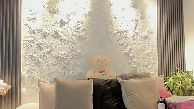 Snapshot of joselin_rouse chatting on 13, 4, 2026 joselin rouse online show from 13, 4, 2026