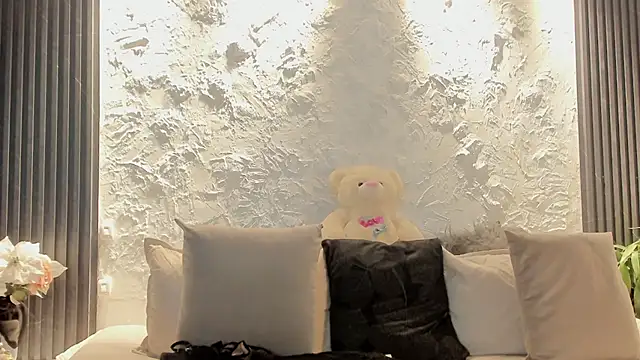 Snapshot of joselin_rouse chatting on 15, 4, 2026 joselin rouse online show from 15, 4, 2026