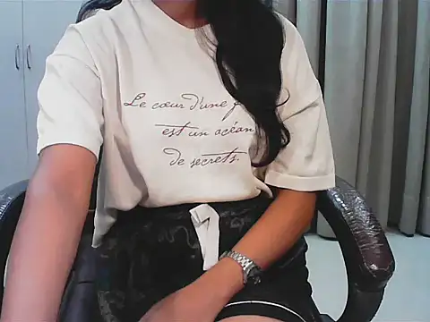 short girl  online show from 7, 11, 2025