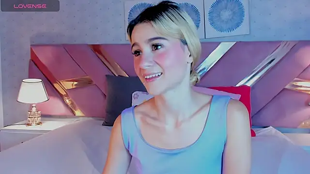 ChloeLaurentt online show from 12, 11, 2025