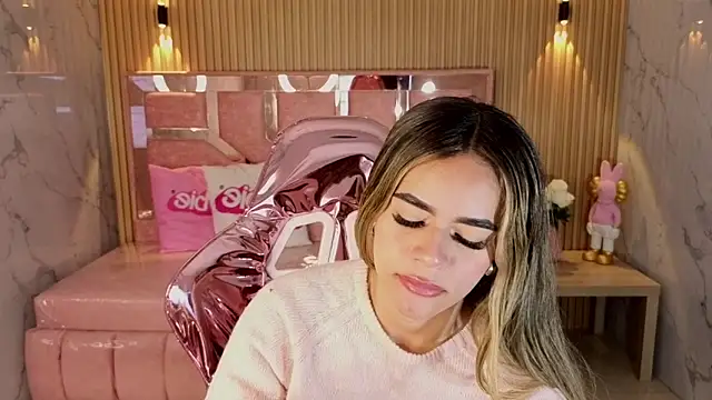 Snapshot of lilith4_s chatting on 13, 11, 2025 lilith4 s online show from 13, 11, 2025