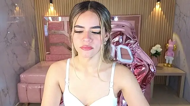 Snapshot of lilith4_s chatting on 17, 11, 2025 lilith4 s online show from 17, 11, 2025