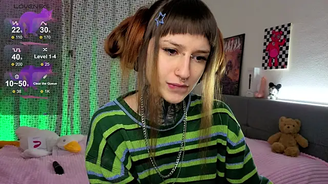 LilithPoison online show from 4, 12, 2025