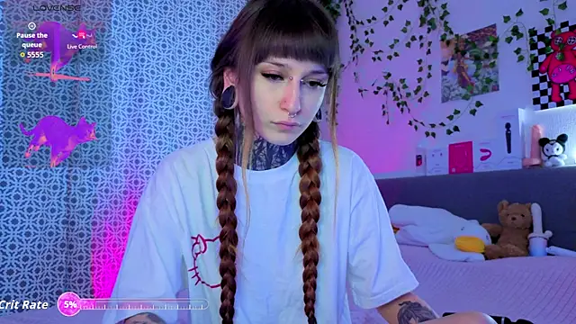Snapshot of LilithPoison chatting on 7, 5, 2026 LilithPoison online show from 7, 5, 2026