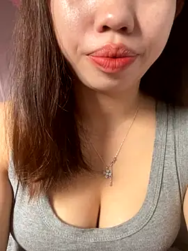 Snapshot of Rose-babyx chatting on 8, 11, 2025 Rose-babyx online show from 8, 11, 2025