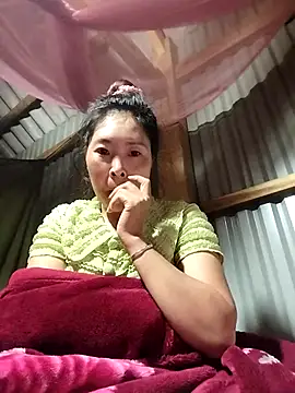 Snapshot of Siathong chatting on 1, 11, 2025 Siathong online show from 1, 11, 2025