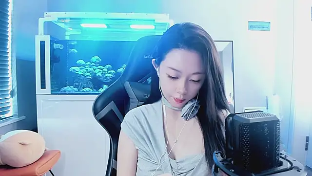 Keke-Bai online show from 11, 10, 2025