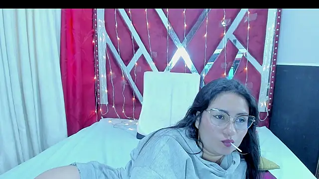 Luna021 1 online show from 23, 11, 2025