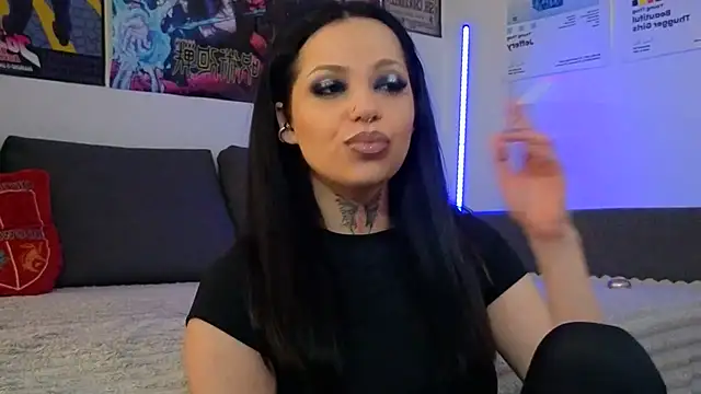 KiraQuinn1 online show from 8, 4, 2026