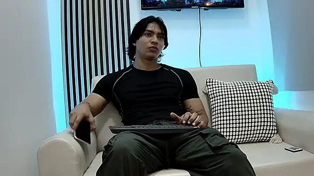 Snapshot of toji_luxxer chatting on 15, 9, 2025 toji luxxer online show from 15, 9, 2025