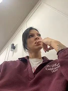 EmmaStarkk online show from 17, 10, 2025