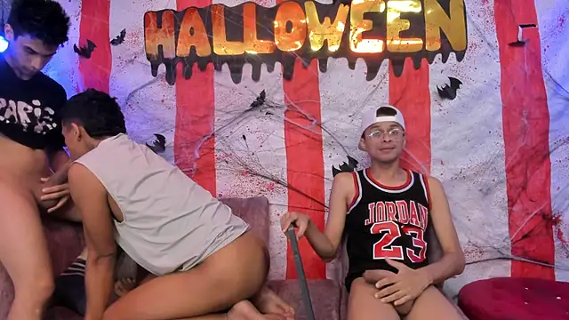 Snapshot of Juicy_Creww chatting on 20, 10, 2025 Juicy Creww online show from 20, 10, 2025