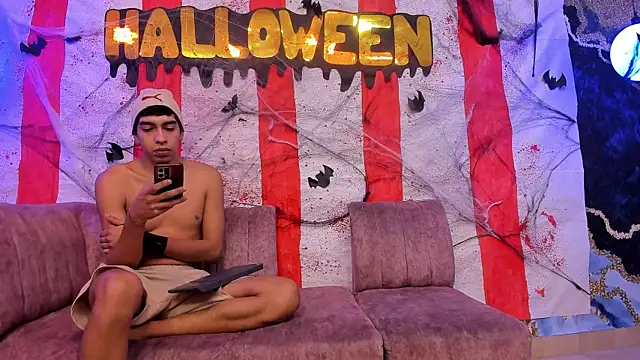 Snapshot of Juicy_Creww chatting on 31, 10, 2025 Juicy Creww online show from 31, 10, 2025