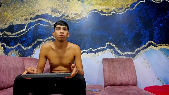 Snapshot of Juicy_Creww chatting on 7, 11, 2025 Juicy Creww online show from 7, 11, 2025