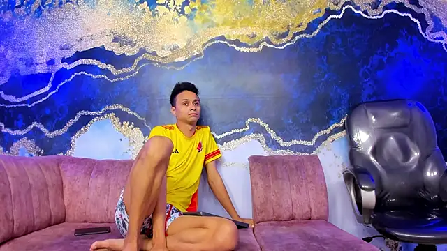 Snapshot of Juicy_Creww chatting on 14, 11, 2025 Juicy Creww online show from 14, 11, 2025