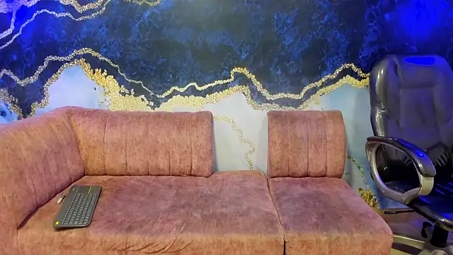 Snapshot of Juicy_Creww chatting on 15, 11, 2025 Juicy Creww online show from 15, 11, 2025