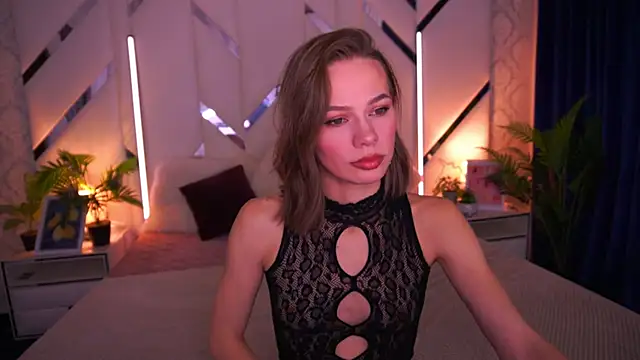 ShyySiren online show from 15, 12, 2025