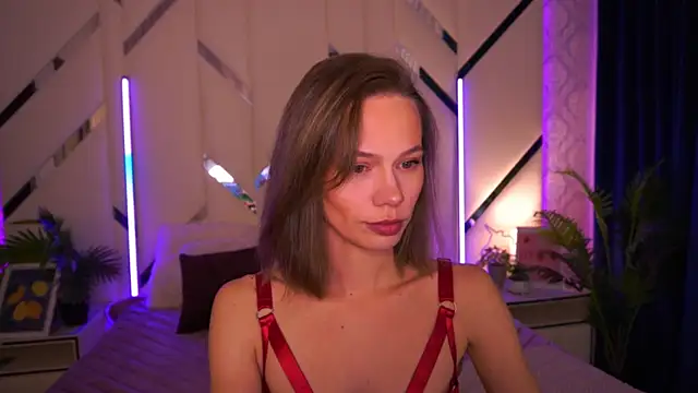 ShyySiren online show from 18, 12, 2025