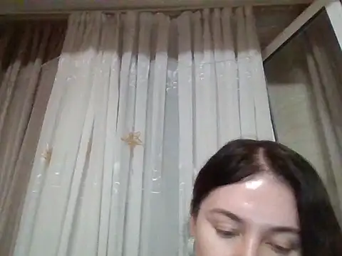 Snapshot of Lomivah chatting on 23, 10, 2025 Lomivah online show from 23, 10, 2025