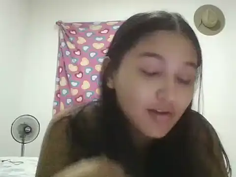 Snapshot of EimyKissx chatting on 17, 10, 2025 EimyKissx online show from 17, 10, 2025
