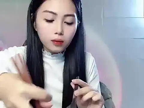 Snapshot of Lyly4757 chatting on 19, 11, 2025 Lyly4757 online show from 19, 11, 2025