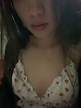 Snapshot of Bella_sexy98 chatting on 2, 2, 2026 Bella sexy98 online show from 2, 2, 2026