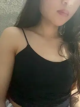 Snapshot of Bella_sexy98 chatting on 1, 3, 2026 Bella sexy98 online show from 1, 3, 2026