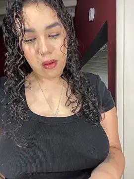 krisstenSantos online show from 7, 11, 2025