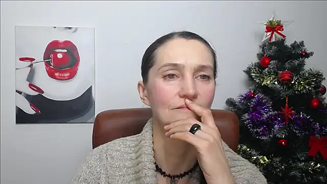 Snapshot of TayaFinch chatting on 5, 1, 2026 TayaFinch online show from 5, 1, 2026