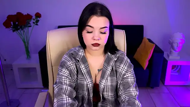 leslierowe  online show from 18, 9, 2025