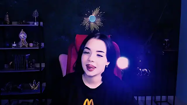 leslierowe  online show from 23, 9, 2025