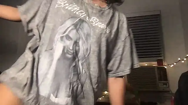 yoursweetestlilly online show from 26, 3, 2026