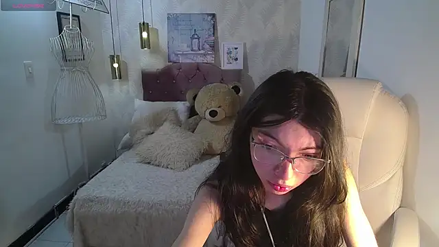 alllyson  online show from 5, 11, 2025