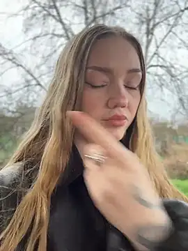 MilaMoone online show from 3, 4, 2026