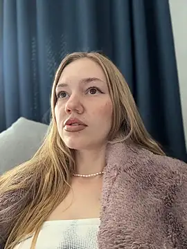 Snapshot of MilaMoone chatting on 1, 8, 2026 MilaMoone online show from 1, 8, 2026