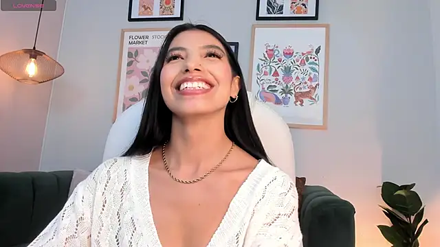 Tiffany Low online show from 19, 4, 2026