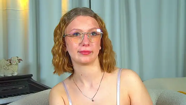 BeatriceBinoche online show from 8, 4, 2026