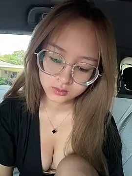 Snapshot of yuki_june chatting on 30, 4, 2026 yuki june online show from 30, 4, 2026