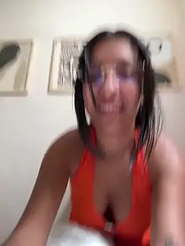 Snapshot of Valerygomez02 chatting on 4, 10, 2025 Valerygomez02 online show from 4, 10, 2025