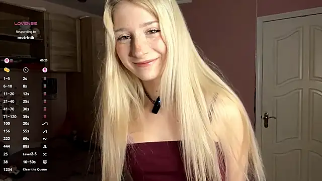 FridaAaberg online show from 5, 12, 2025