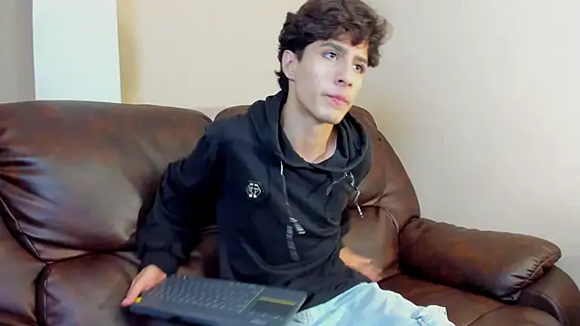 Snapshot of Xam_Collen chatting on 14, 11, 2025 Xam Collen online show from 14, 11, 2025