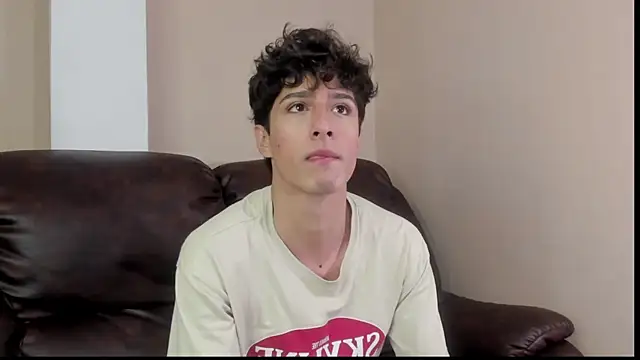 Snapshot of Xam_Collen chatting on 2, 12, 2025 Xam Collen online show from 2, 12, 2025