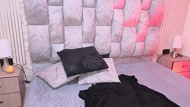 sofiagutierrez   online show from 11, 11, 2025