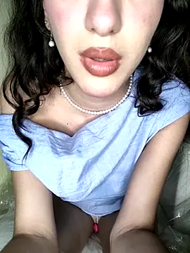 Emily-hottson online show from 25, 9, 2025