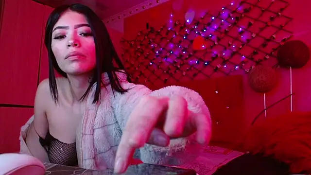 Snapshot of Zoe_kler chatting on 4, 11, 2025 Zoe kler online show from 4, 11, 2025